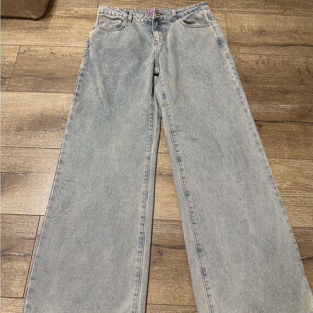 Edikted NWOT Medium Women's Classic Blue Jeans